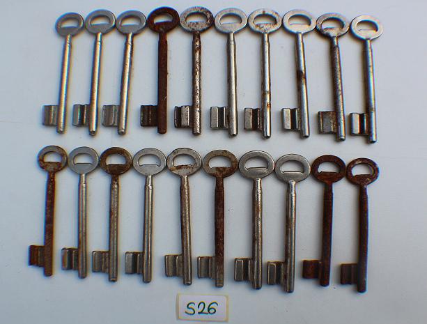 Schlüssel-Set, 20 alte Zimmerschlüssel, Türschlüssel, Tor, Schrank #4633s26
