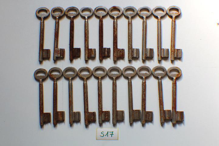 Schlüssel-Set, 20 alte Zimmerschlüssel, Türschlüssel, Tor, Schrank #4633s17