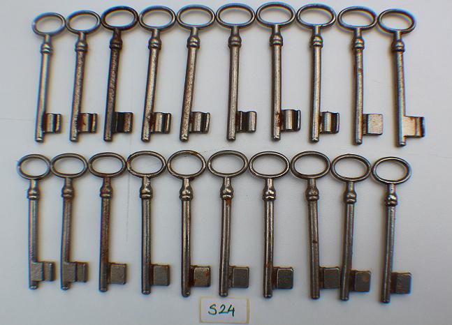 Schlüssel-Set, 20 alte Zimmerschlüssel, Türschlüssel, Tor, Schrank #4633s24