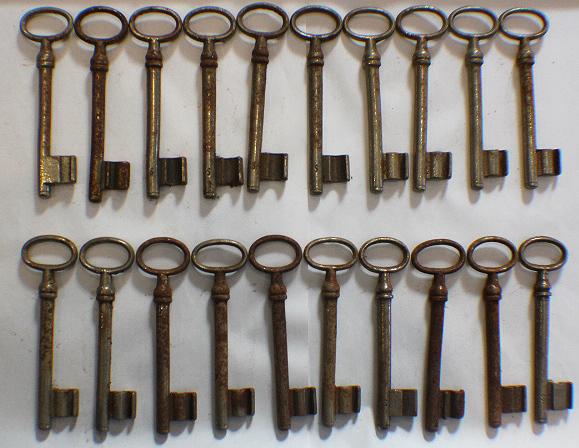 Schlüssel-Set, 20 alte Zimmerschlüssel, Türschlüssel, Tor, Schrank #4633s05