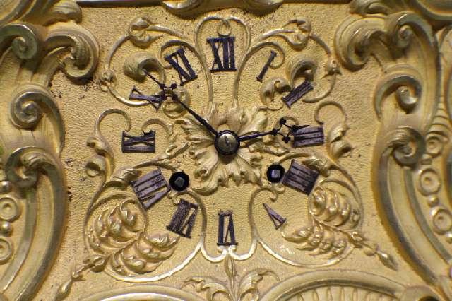 Uhr, Pendule, französisch, um 1850, Bronce vergoldet, unter Glas #4876